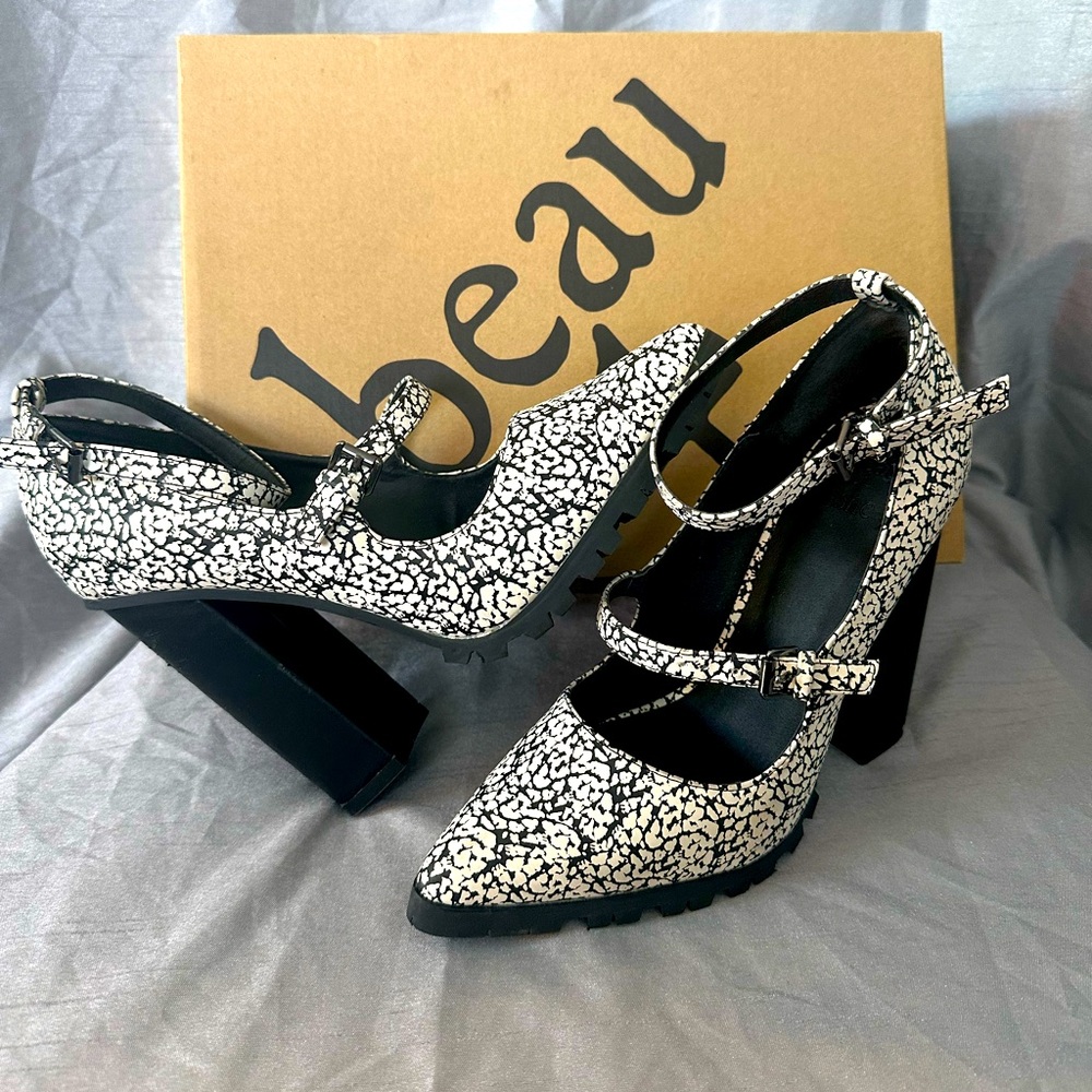 Beau+Ashe Black/White Pump